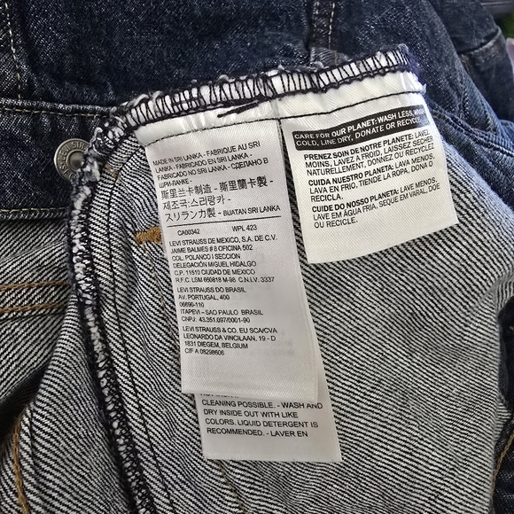 Levi Strauss Denim Trucker Jean Jacket Womens Medium - Picture 12 of 12